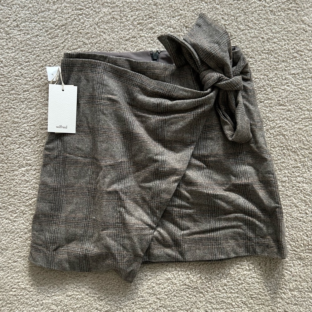 NEW with Tags ARITZIA WILFRED Wrap Front Skirt Size 4 Originally $128